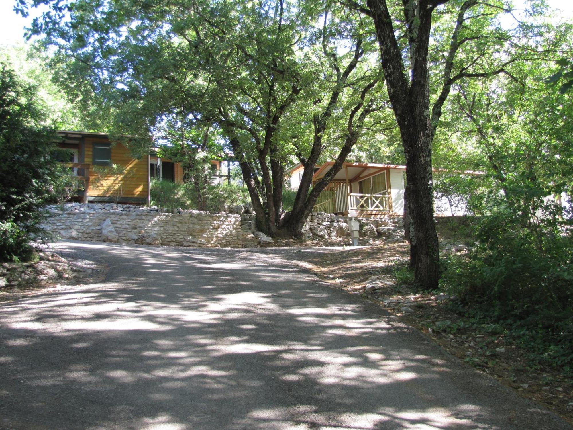 Camping Chalets Les Chenes Verts Vogue Bagian luar foto