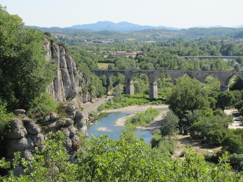 Camping Chalets Les Chenes Verts Vogue Bagian luar foto