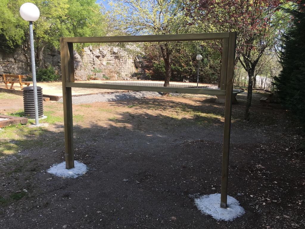 Camping Chalets Les Chenes Verts Vogue Bagian luar foto
